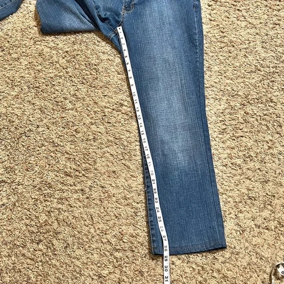 [South Pole] Medium Wash Stretchy Plus Size Jeans - Picture 7 of 7